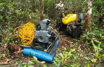 FANB destruye 10 motores usados para minería ilegal en Canaima