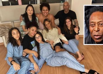 Pelé recibió la Navidad con sus familiares en el hospital