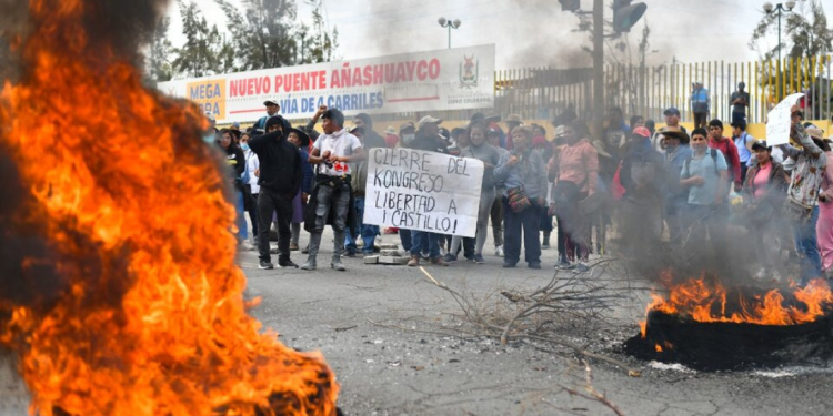 La UE lamenta fallecidos en Perú y llama a la calma y al cese de la violencia