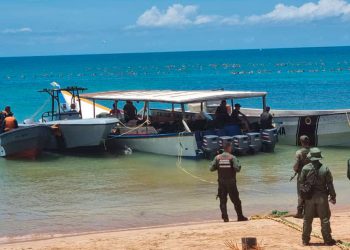 Detienen embarcación venezolana con más de mil kilos de marihuana