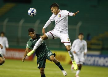 Bolivia doblega a Venezuela 1- 0 en el debut con un tanto de Fernando Nava