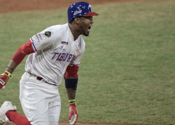 Tiburones logró la paridad en la gran final contra Leones