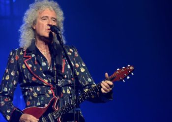 Brian May, guitarrista de «Queen», recibe el título de «caballero» en Reino Unido