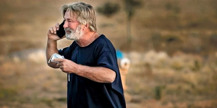 Alec Baldwin acusado de homicidio involuntario por muerte de Halyna Hutchins