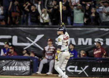 Leones tomó la iniciativa en la gran final y gana el primer juego ante Los Tiburones