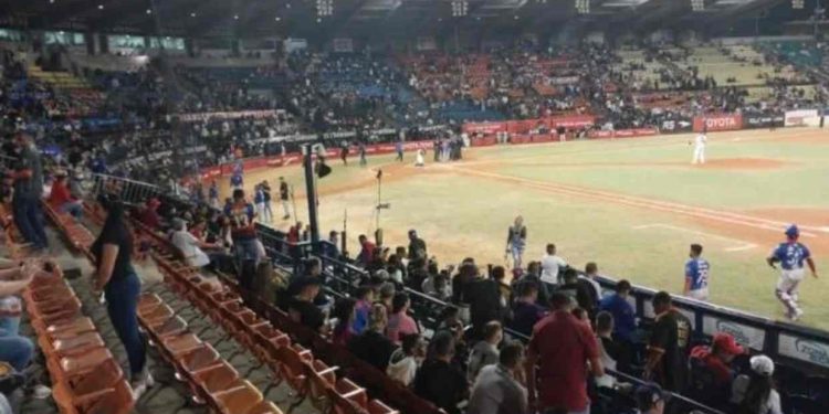 MP investiga hechos violentos en el juego entre Leones del Caracas y Tiburones de La Guaira