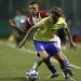 Brasil remonta ante Paraguay 2-1 y termina líder del Sudamericano