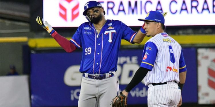 Tiburones igualó el liderato tras superar al Magallanes