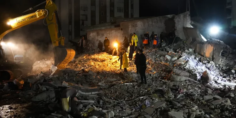 Rescatistas declaran fin de operaciones de búsqueda de supervivientes en Turquía