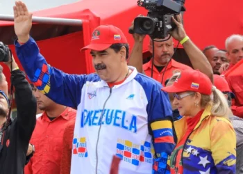 Presidente Maduro llama a «unir fuerzas» contra exministros que «pretenden dividir»