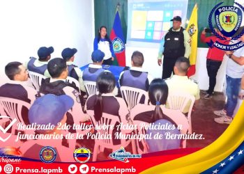 Como parte de las labores de formación que se vienen facilitando a los funcionarios de la Policía municipal,