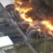 Alrededor de 75 bomberos combaten incendio masivo en Kissimmee, Florida