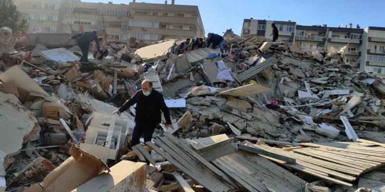 El número de muertos por los terremotos en Turquía supera ya 44.000