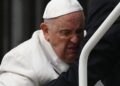 Papa Francisco sufre infección respiratoria y permanecerá hospitalizado algunos días