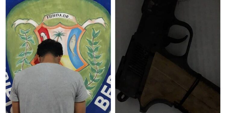 Siguiendo instrucciones expresas del Alcalde de Carúpano, Lcdo. Julio Rodríguez, la Policía Municipal de Bermúdez bajo el mando del Comisionado Jefe Alberto Fuentes, procurando un municipio seguro, se logró la captura de un ciudadano que portaba un arma de fabricación no industrializada
