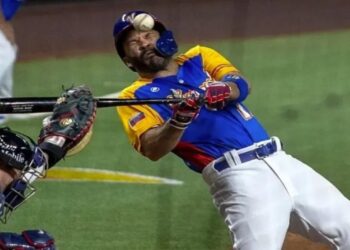 Altuve fue operado con éxito y estará fuera del campo al menos dos meses