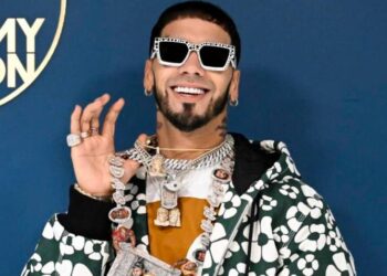 Anuel celebra que su tema en respuesta a Karol G está segundo a nivel mundial