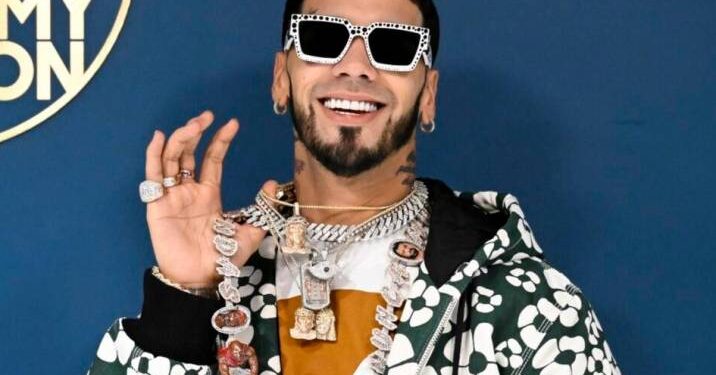 Anuel celebra que su tema en respuesta a Karol G está segundo a nivel mundial