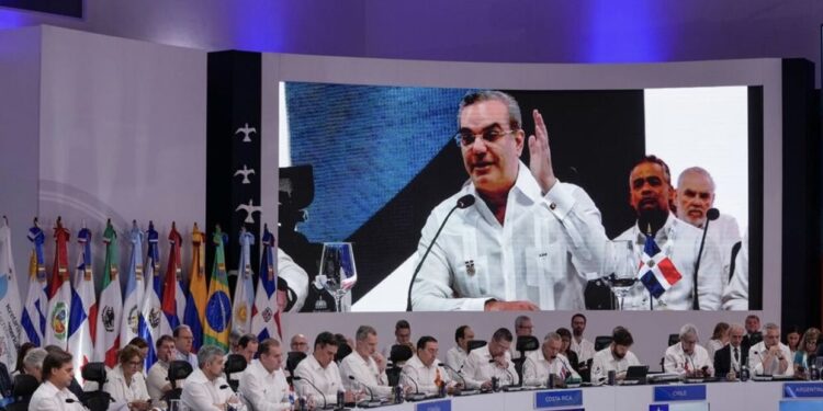 Iberoamérica logra pactos en ambiente, finanzas, alimentos y derecho digital