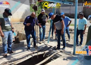 el gobernador Gilberto Pinto y el alcalde Julio Rodríguez, autoridades de MinAguas, Hidrocaribe y la alcaldía, efectuaron un abordaje de inspección, junto con el poder popular, en los sectores: callejones Izaguirre y San Isidro – vía principal de El Muco- donde serán reparados dos colectores de aguas servidas.