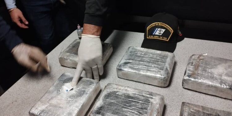 Guardacostas incautaron alrededor de 15 kilos de estupefacientes en Nueva Esparta