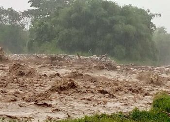 Reportan problemas de vialidad por lluvias en Mérida