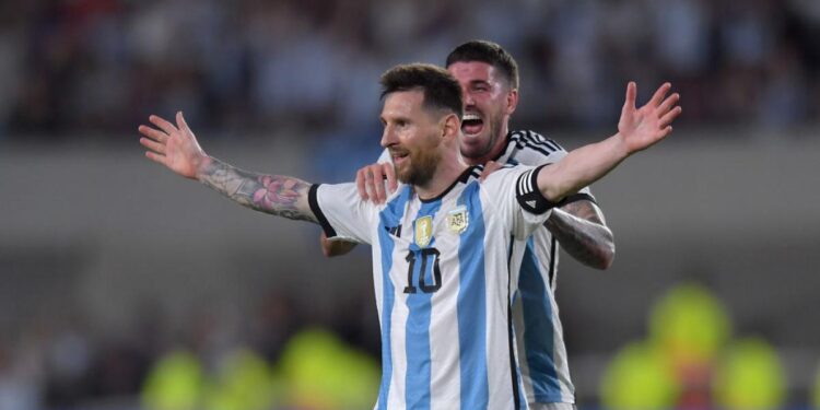 Messi regala en la fiesta argentina el gol 800 de su carrera