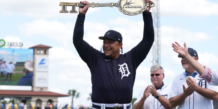 Miguel Cabrera recibió el domingo las llaves de la ciudad de Lakeland