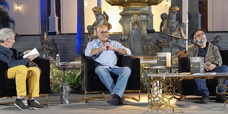 Jorge Rodríguez presentó su segundo libro de poemas «Río Quemado»