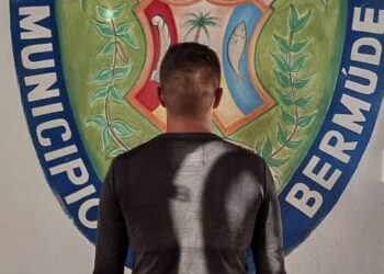 Un hombre quedó detenido en la sede de la Policía municipal de Carúpano, luego que fue denunciado por su novia de agredirla físicamente.