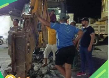 Los trabajos de reparación de un colector de aguas servidas en calle Libertad, entre Pichincha y Páez, en la denominada Ruta de los Servicios Públicos, que fueron inspeccionados por el alcalde Julio Rodríguez, hoy sábado en horas de la noche, beneficiará a unas 200 familias.