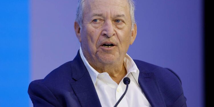 Exsecretario del Tesoro Larry Summers: EEUU se está quedando «solo»