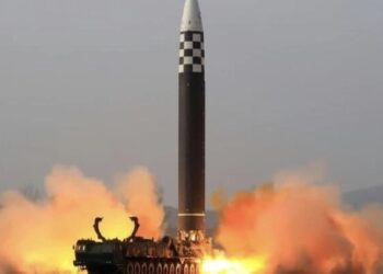 Japón llama a refugio a los habitantes de una isla por misil norcoreano