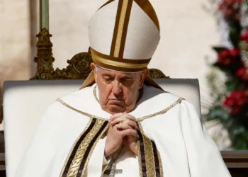 El papa ruega por la paz en Ucrania y Jerusalén en su mensaje de Pascua