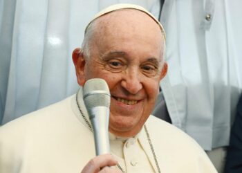 El papa Francisco afirmó que el Vaticano participa en una misión secreta para lograr la paz en Ucrania