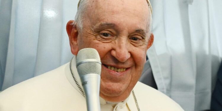 El papa Francisco afirmó que el Vaticano participa en una misión secreta para lograr la paz en Ucrania