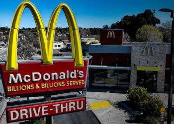 Encuentran a niños de 10 años trabajando en un McDonald’s de EEUU hasta la madrugada