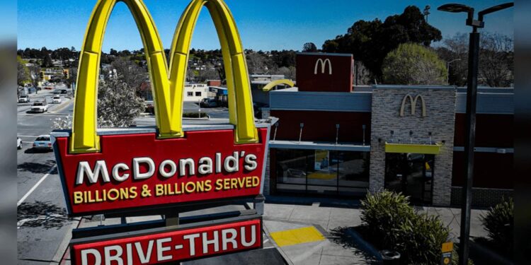 Encuentran a niños de 10 años trabajando en un McDonald’s de EEUU hasta la madrugada