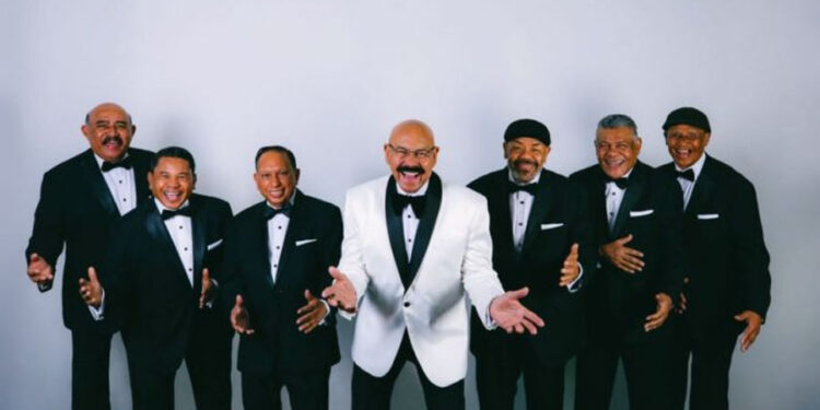 Óscar D’ León y La Dimensión Latina retumbaron con salsa y nostalgia la Cúpula del Poliedro de Caracas