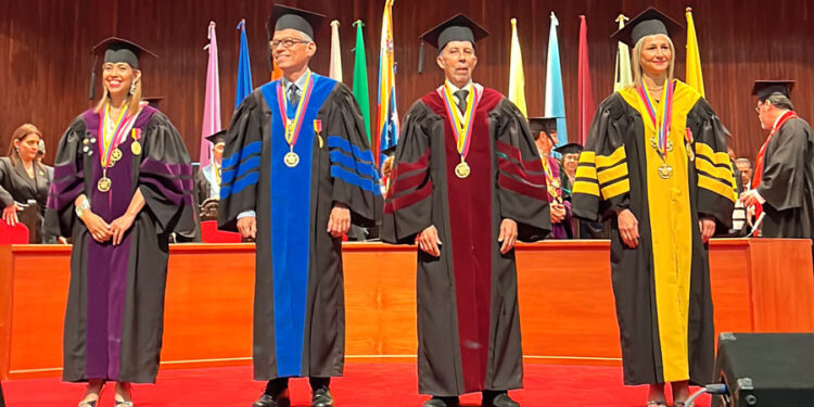 Juramentan a nuevas autoridades de la Universidad Central de Venezuela