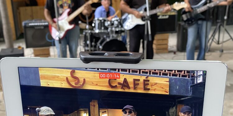 Rock en Café con BRACAMONTE