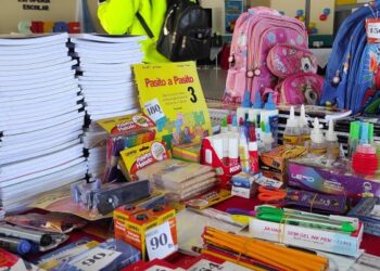 Expoferia escolar garantiza útiles y uniformes a bajos costos en Sucre