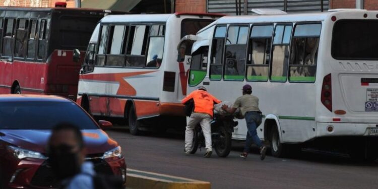 Aumento de pasaje impactará en el bolsillo de las madres y representantes de los niños, niñas y adolescentes en este inició del año escolar 2023-2024
