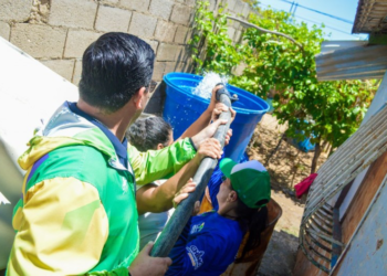 El Chino” llevó en agosto más de 2 millones de litros de agua a sectores vulnerables de Mariño