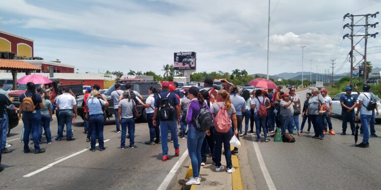 Trabajadores de Unicasa protestaron en reclamo de derechos laborales