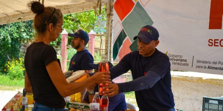 Atienden a más de 2 mil familias de Irapa estado Sucre