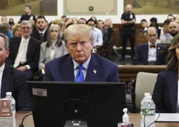 Trump tacha de «caza de brujas» el juicio civil por fraude en su emporio inmobiliario