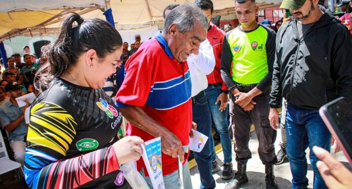 Entregaron ayudas técnicas en Carúpano con el 1×10