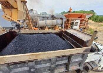 Reactivaron planta de asfalto Yaguaraparo en Sucre