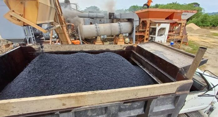Reactivaron planta de asfalto Yaguaraparo en Sucre